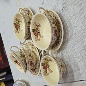 Ridgeway soup/tea cups/saucers